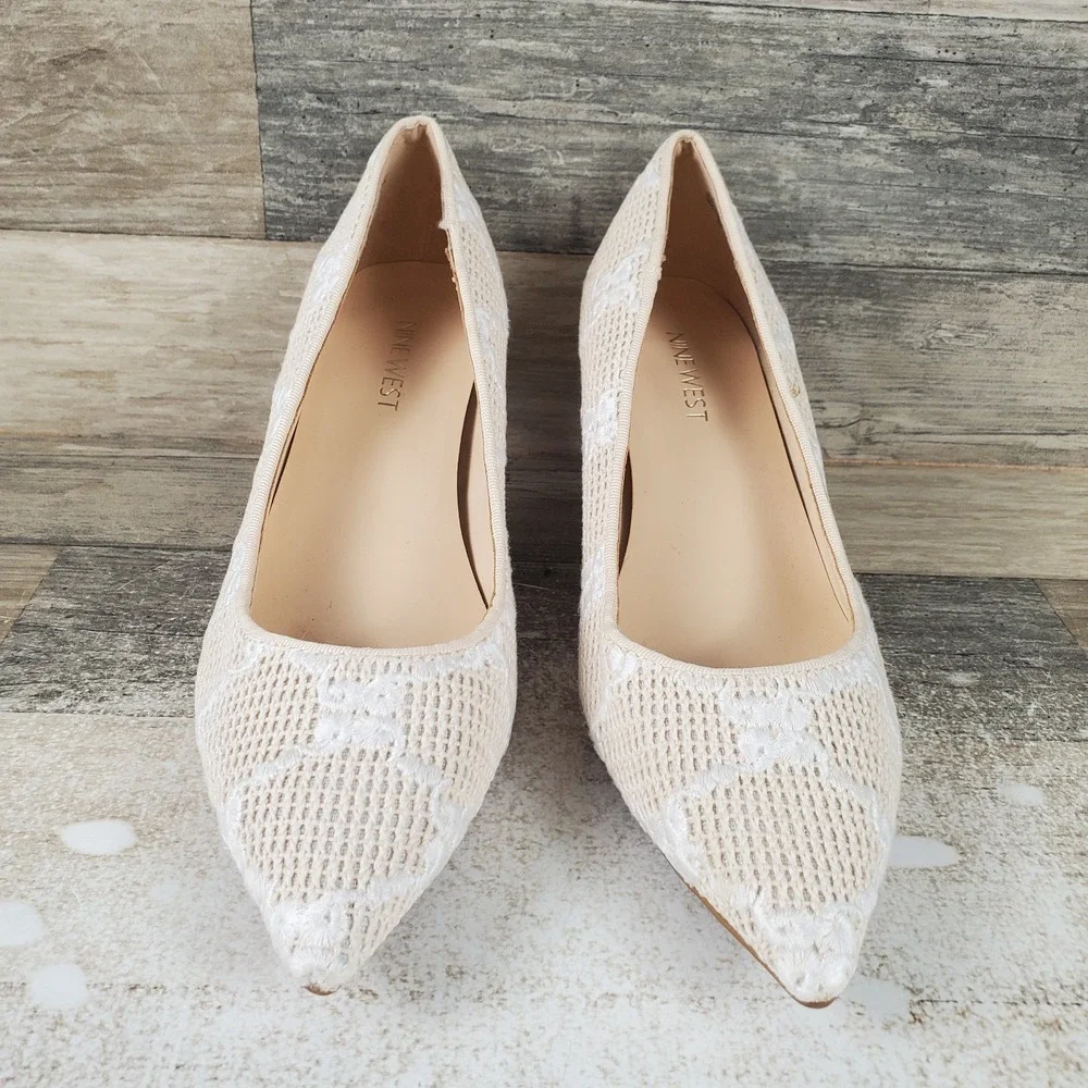 Nine West Alake Womens Pump Sz 8.5 Light Natural Slip On Pointed Toe Kitten Heel